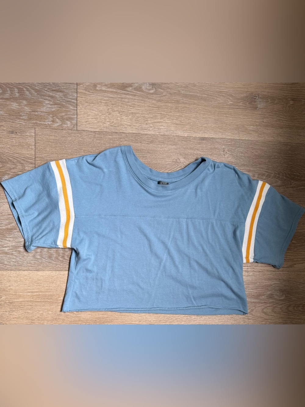 Wild Fable Women’s Blue Cropped T-Shirt Size Medium UCLA